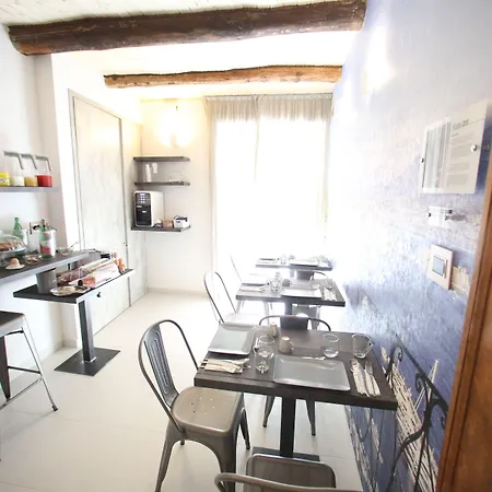 Relais Piazza Del Plebiscito Bed & Breakfast 3*