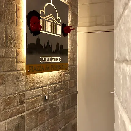 Relais Piazza Del Plebiscito 4*