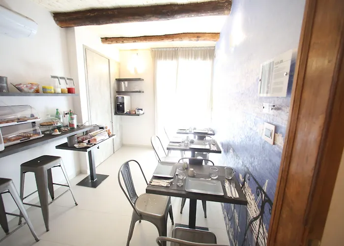 Relais Piazza Del Plebiscito B&B 3*