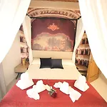 Relais Piazza Del Plebiscito Bed and breakfast 4*