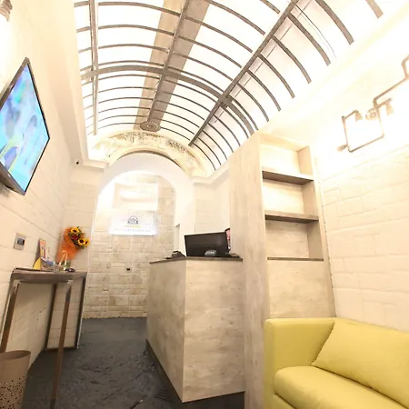 Relais Piazza Del Plebiscito 4*