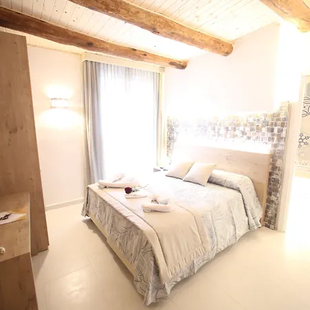 Relais Piazza Del Plebiscito Bed & Breakfast Neapol