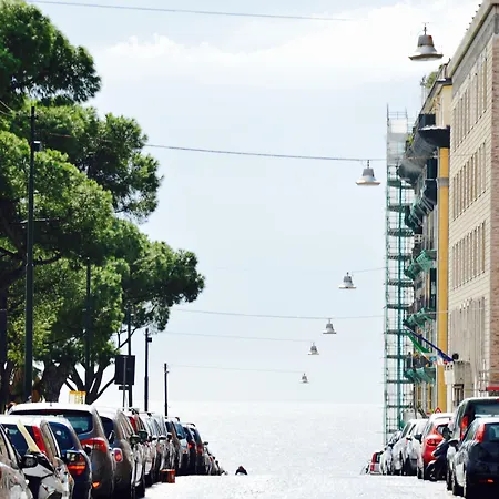 Relais Piazza Del Plebiscito 4*