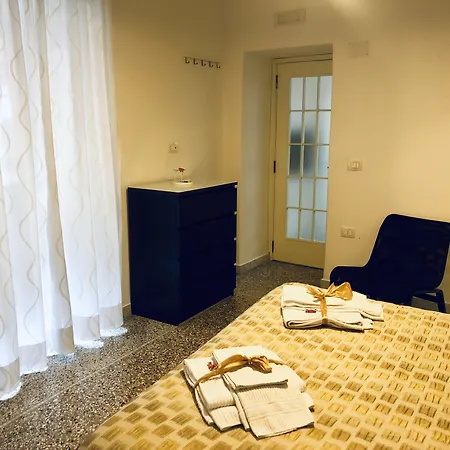Relais Piazza Del Plebiscito Bed & Breakfast Neapol
