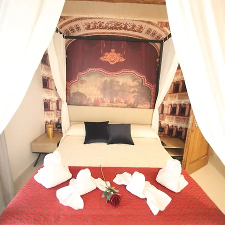 Relais Piazza Del Plebiscito Bed & Breakfast 4*