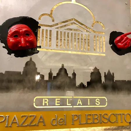 فندق مبيت وإفطار Relais Piazza Del Plebiscito
