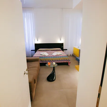 Relais Piazza Del Plebiscito نابولي