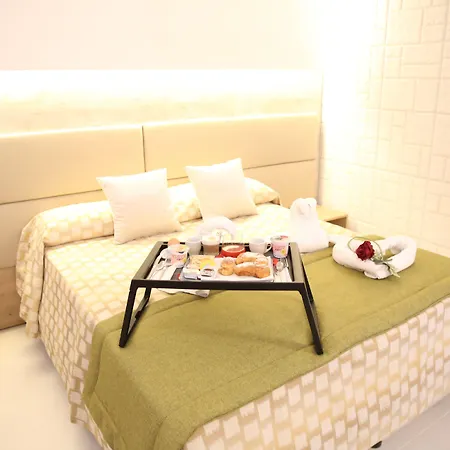 فندق مبيت وإفطار Relais Piazza Del Plebiscito 3*